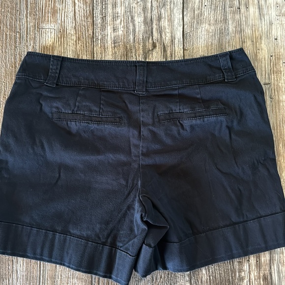WHITE BLACK/HOUSE MARKET WOMEN BLACK SHORTS, SIZE 2 - Picture 2 of 12
